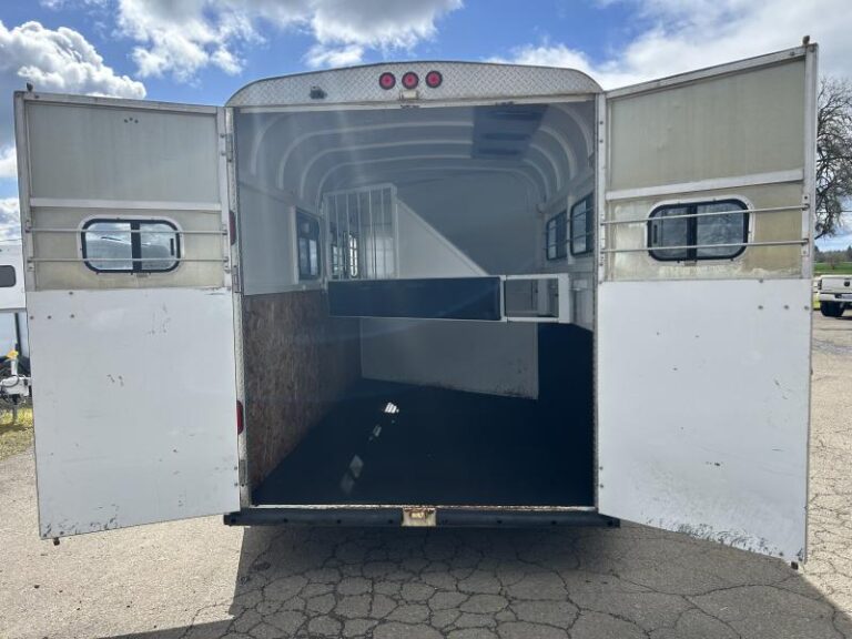 2000 Morgan Built 3 Horse Bumper Pull Horse Trailer - Image 16