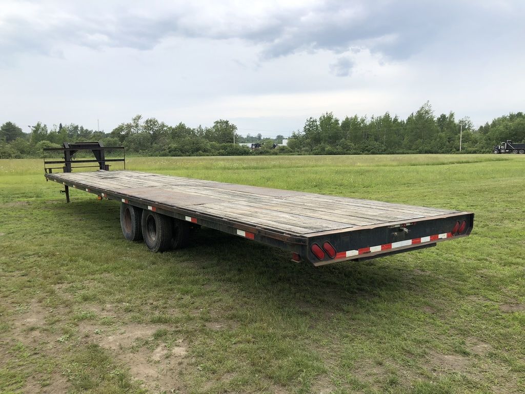 2002 Kaufman Trailers 101X40 Gooseneck Equipment Trailer w/Toolbox - Image 7
