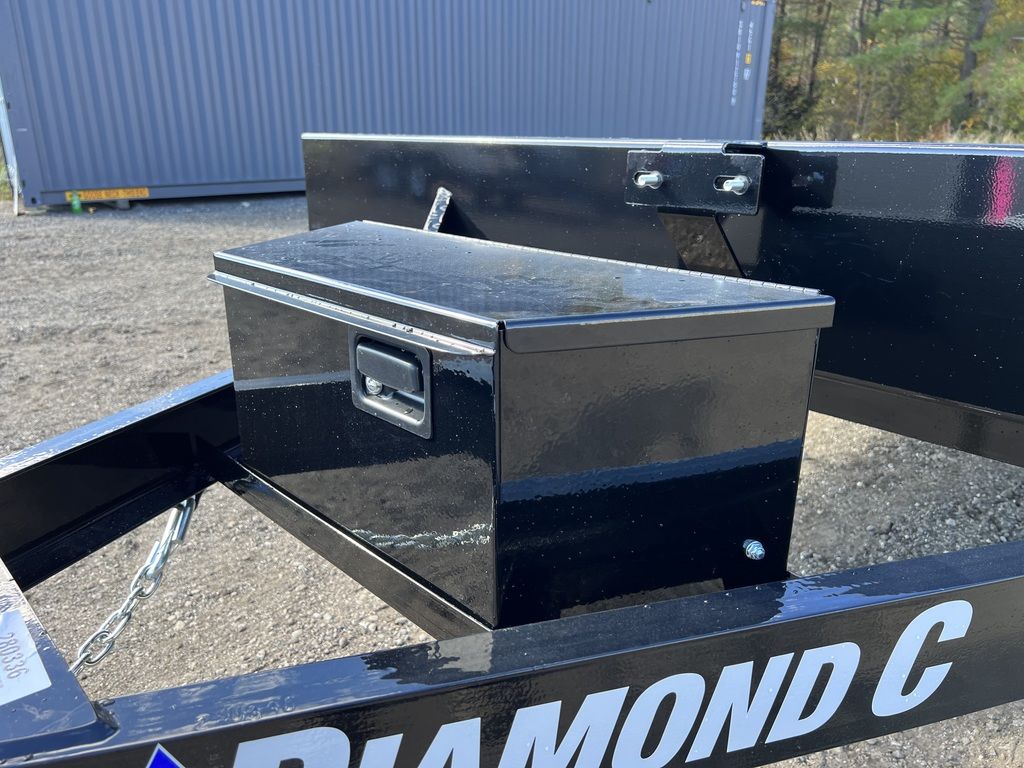 2024 Diamond C 8.5×20 7K Deckover Trailer w/Slide-In Ramps - Image 11