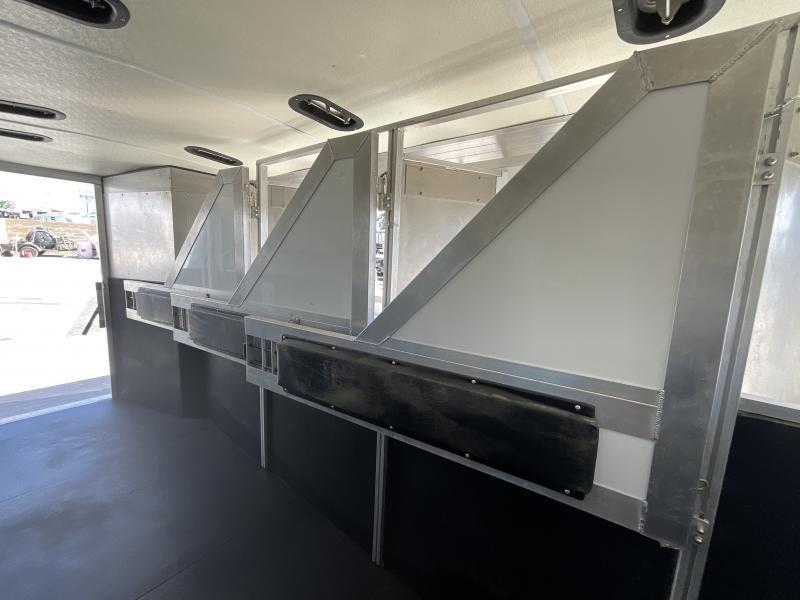 2005 Jamco 4 Horse Gooseneck Trailer - Image 27